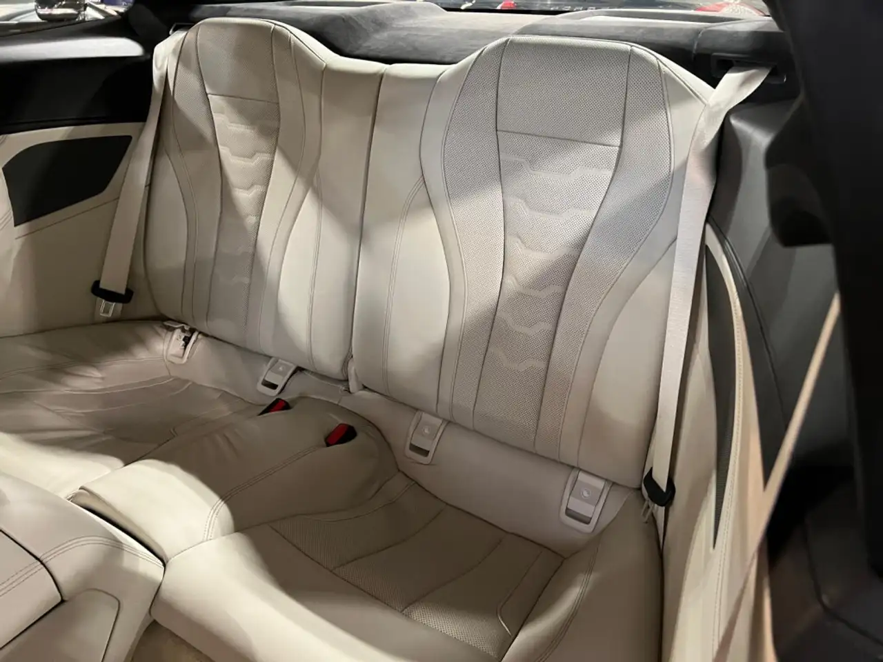 BMW 8 Series photo BMW 8 Series