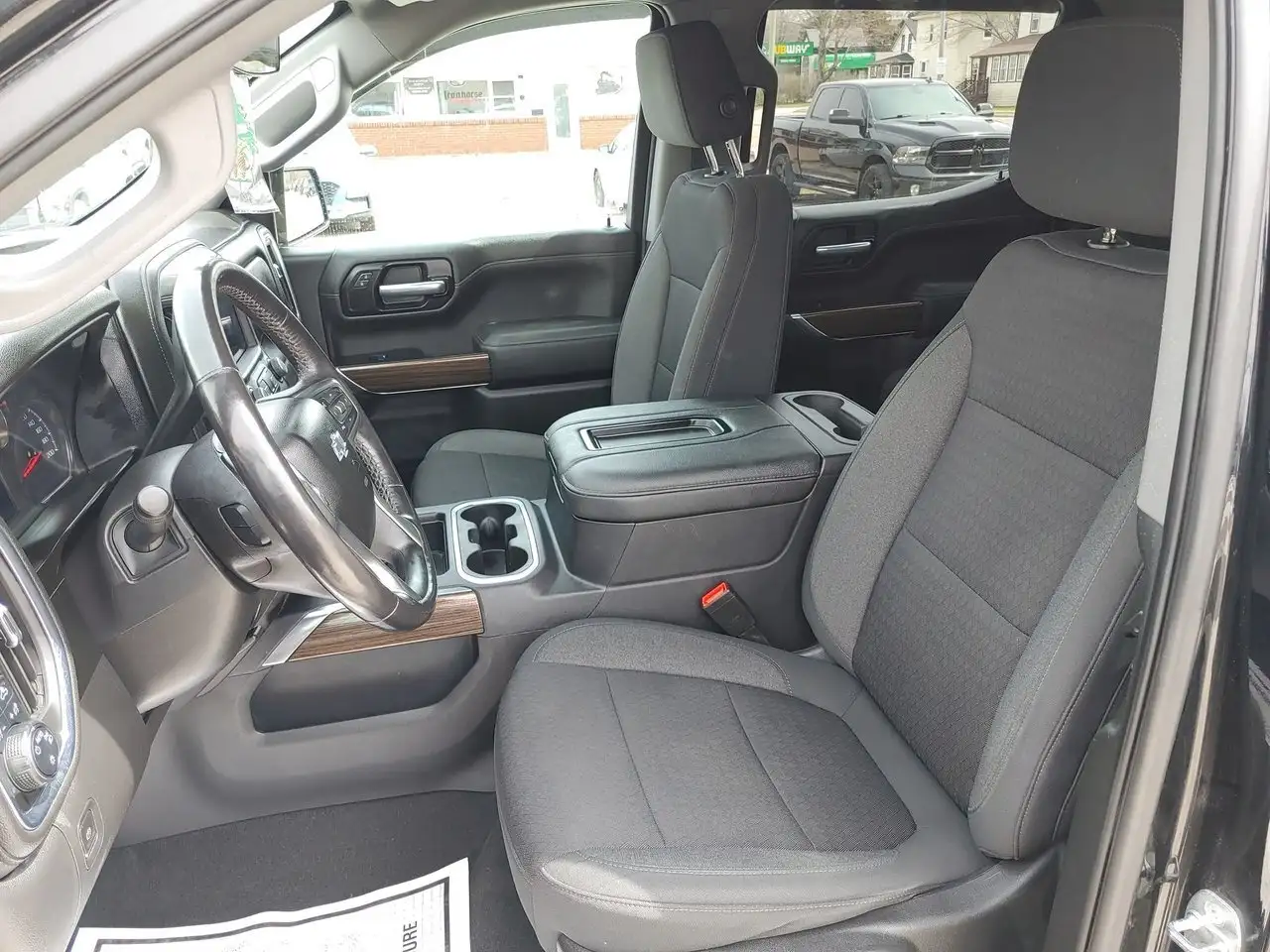 Chevrolet Silverado 1500 photo Chevrolet Silverado 1500