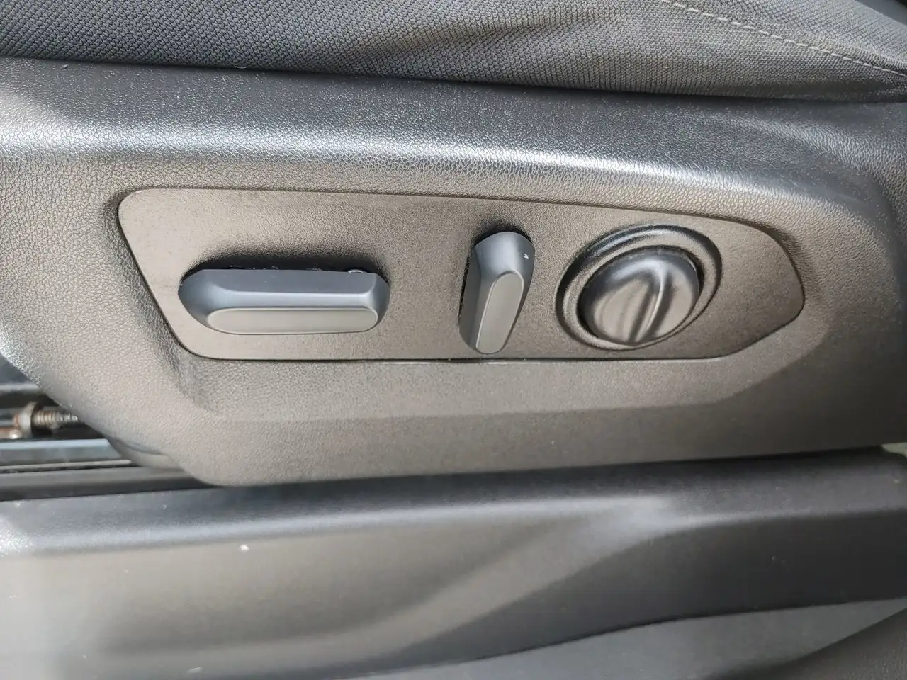 Chevrolet Silverado 1500 photo Chevrolet Silverado 1500