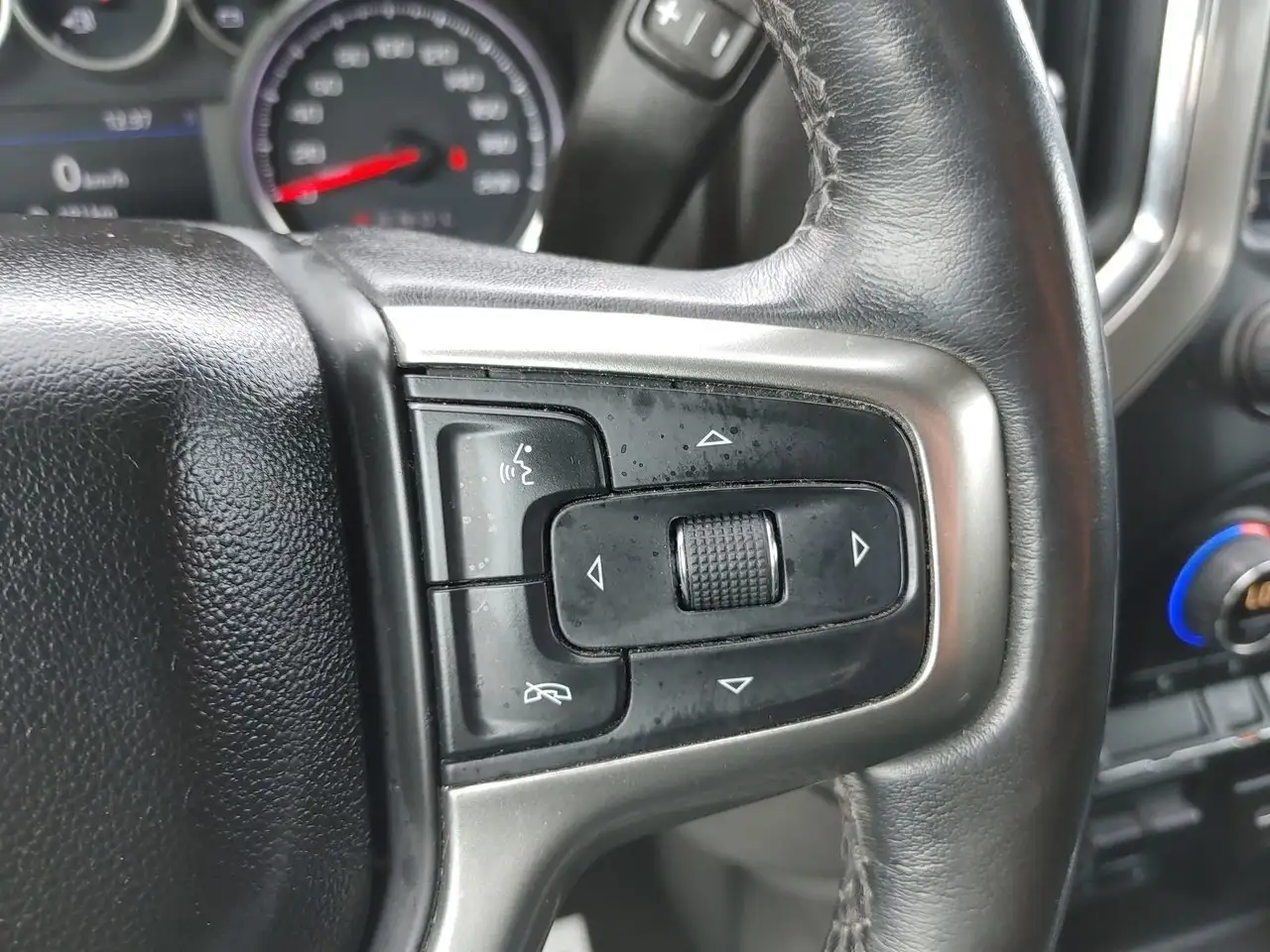 Chevrolet Silverado 1500 photo Chevrolet Silverado 1500