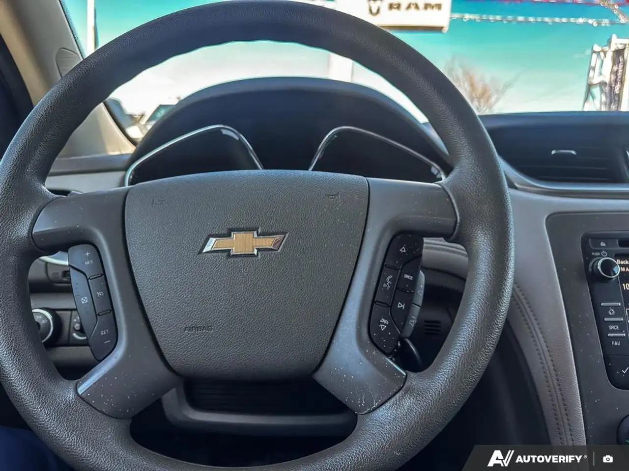 Chevrolet Traverse photo Chevrolet Traverse
