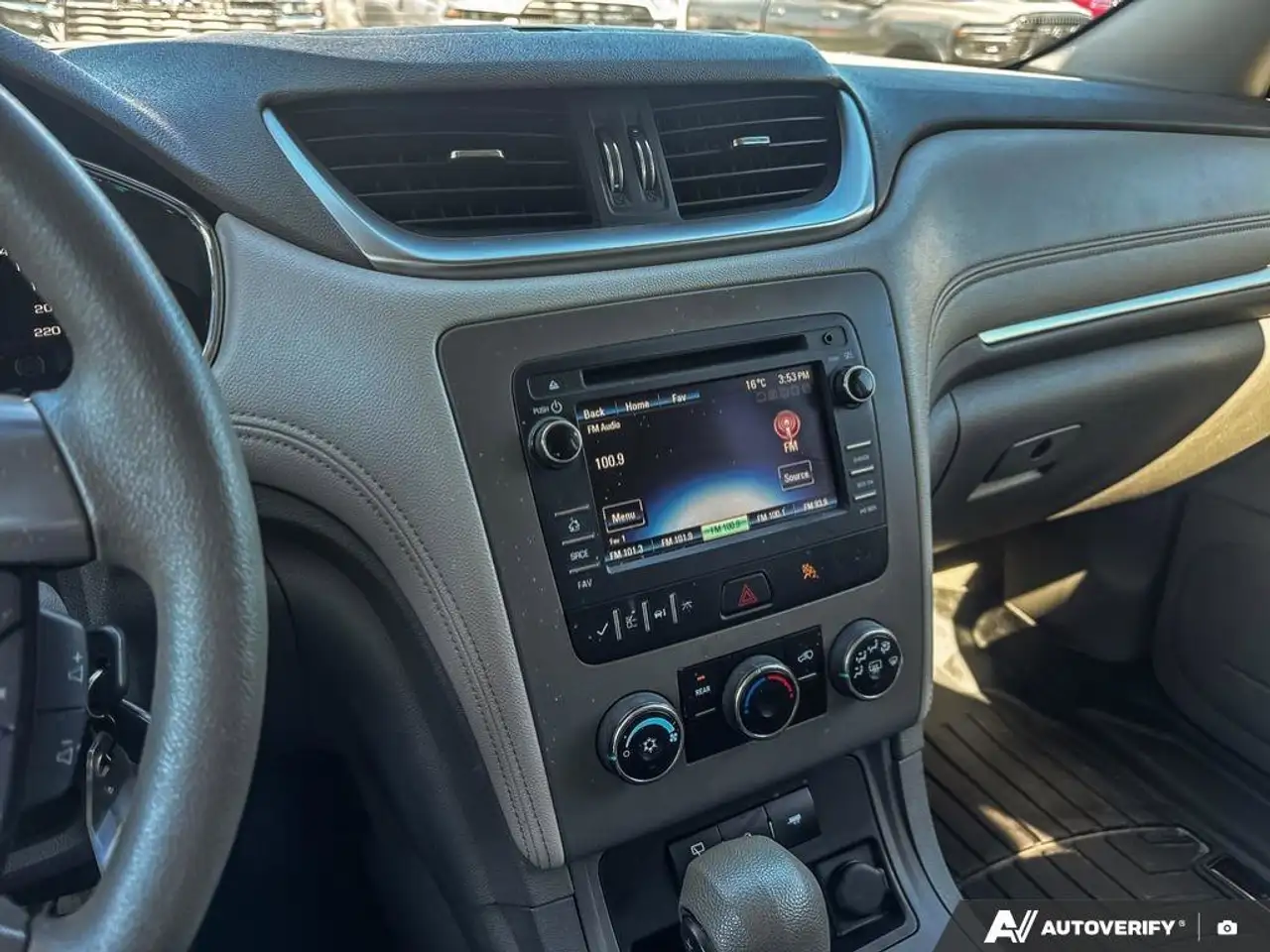 Chevrolet Traverse photo Chevrolet Traverse