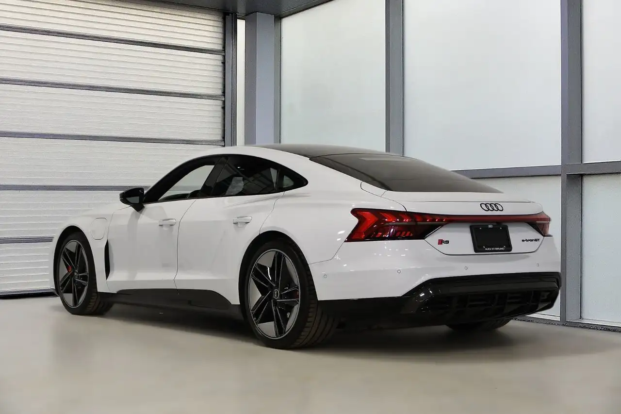 Audi RS e-tron GT photo Audi RS e-tron GT