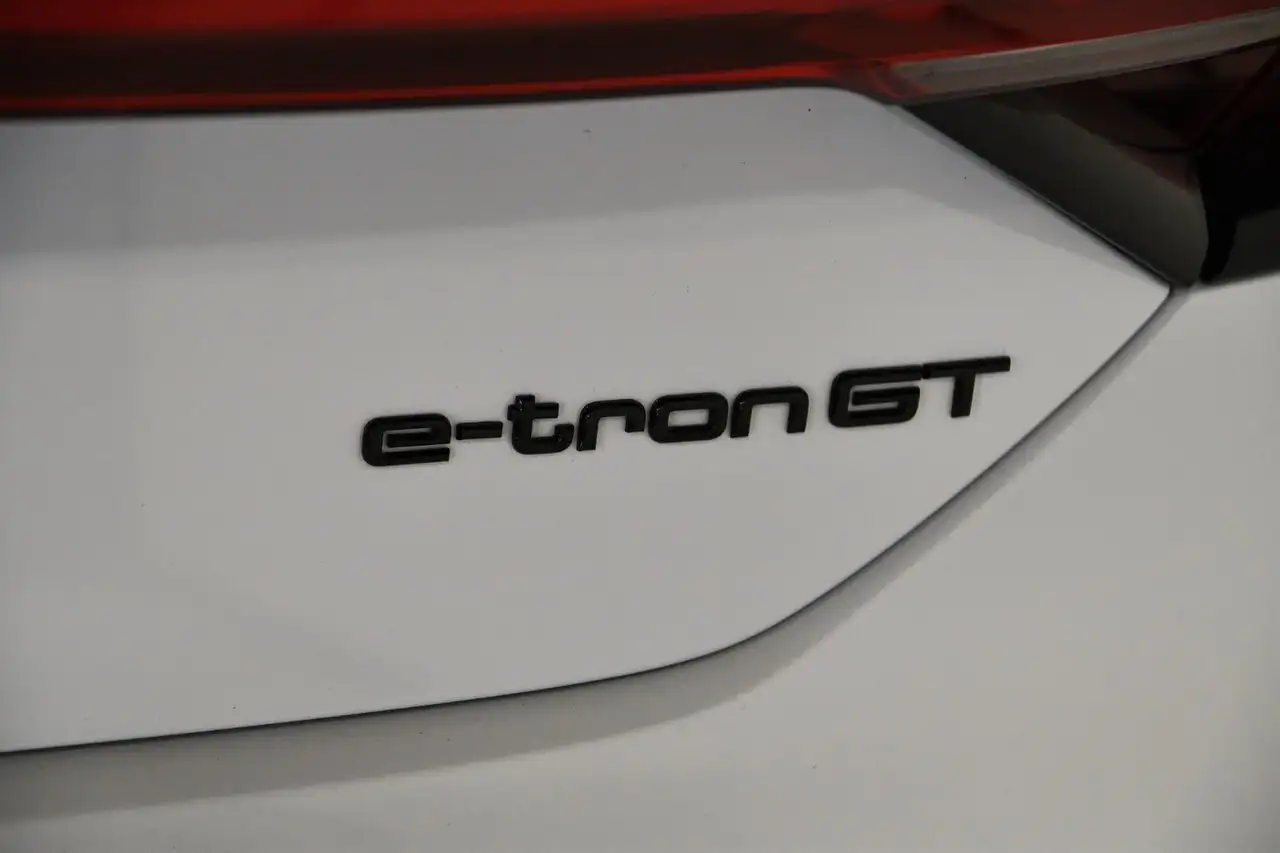 Audi RS e-tron GT photo Audi RS e-tron GT