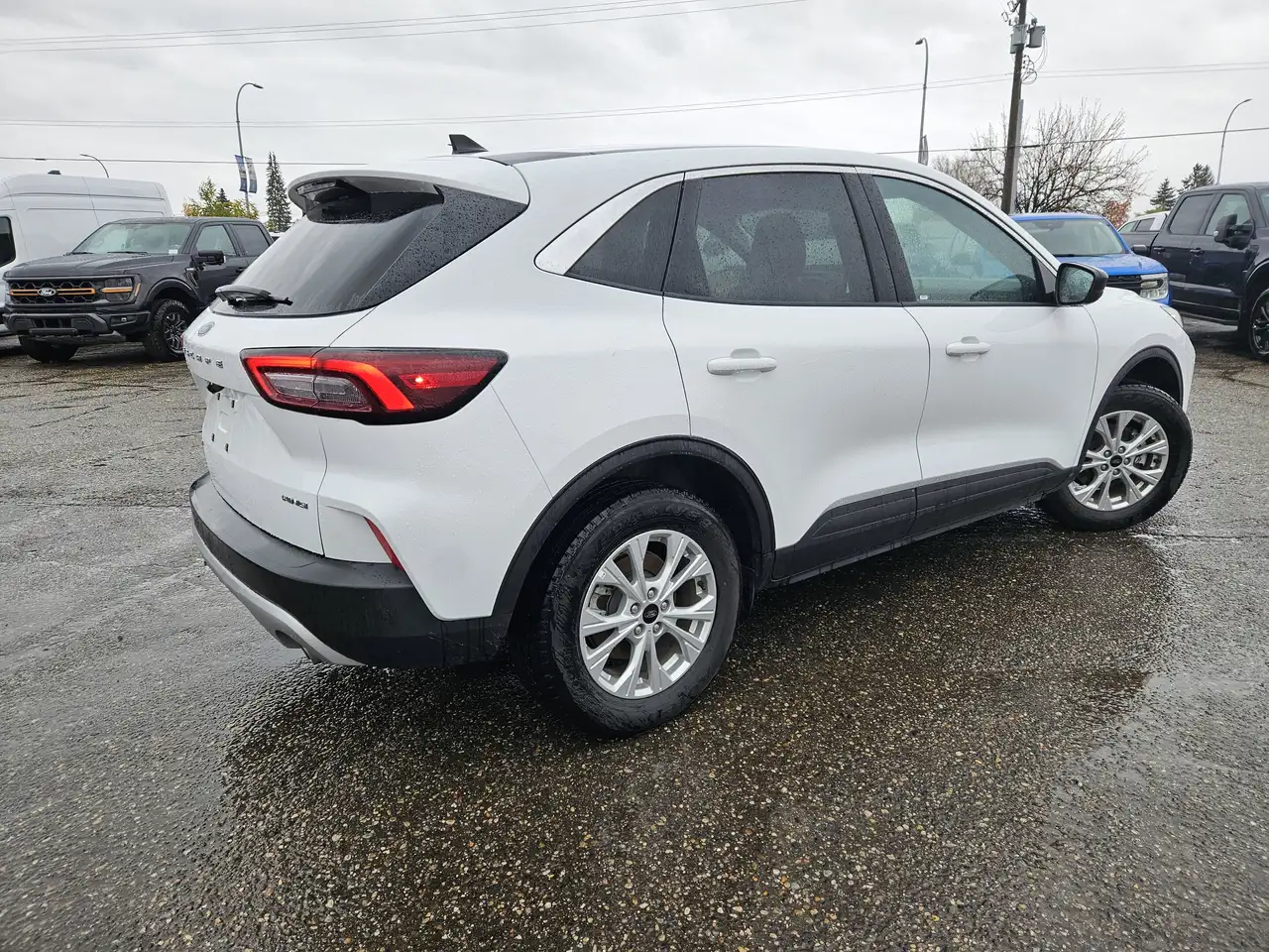 Ford Escape снимка Ford Escape