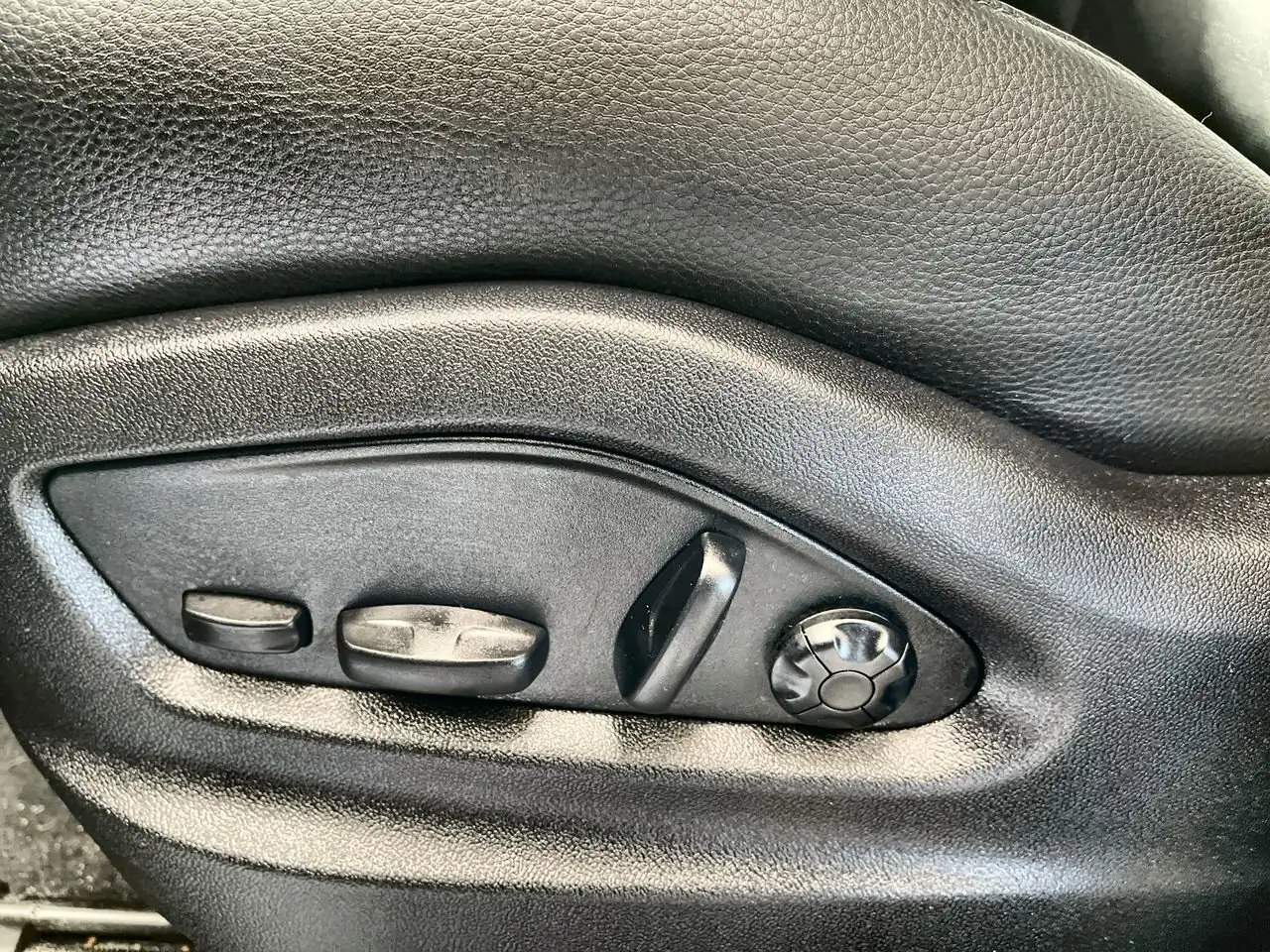 Porsche Cayenne photo Porsche Cayenne