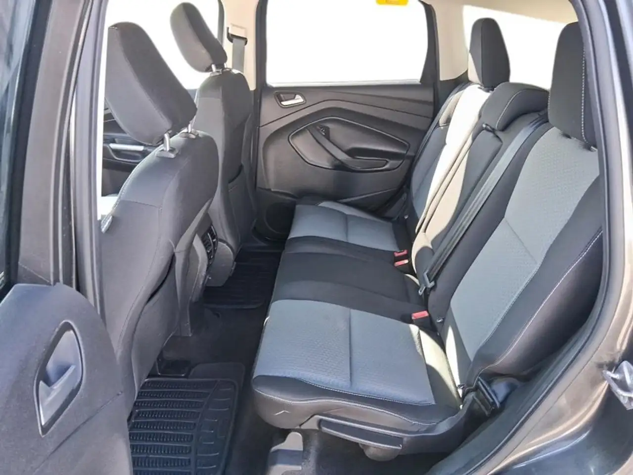 Ford Escape снимка Ford Escape