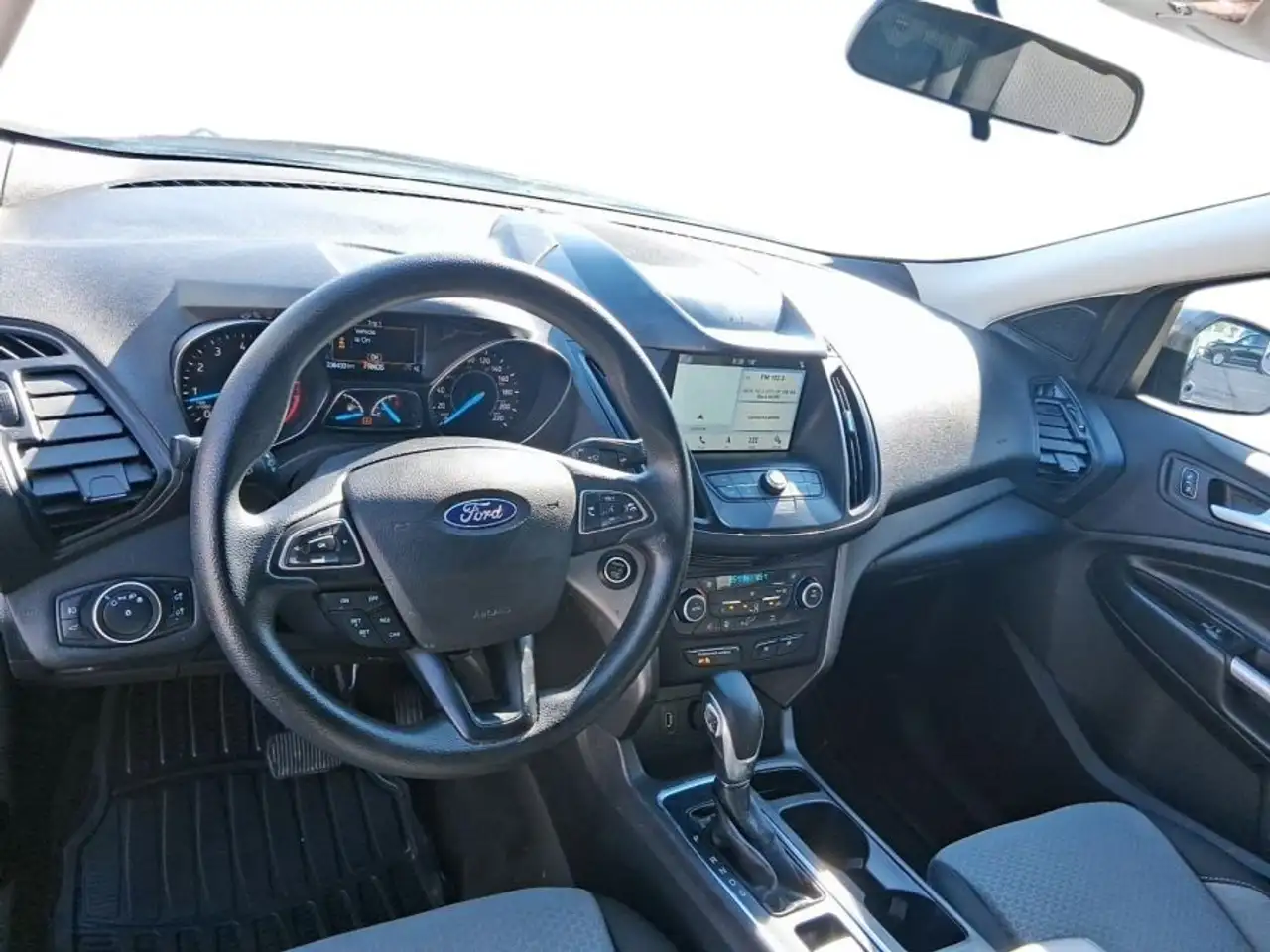 Ford Escape снимка Ford Escape