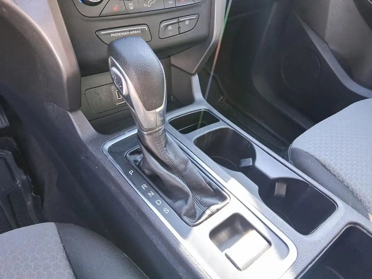 Ford Escape снимка Ford Escape