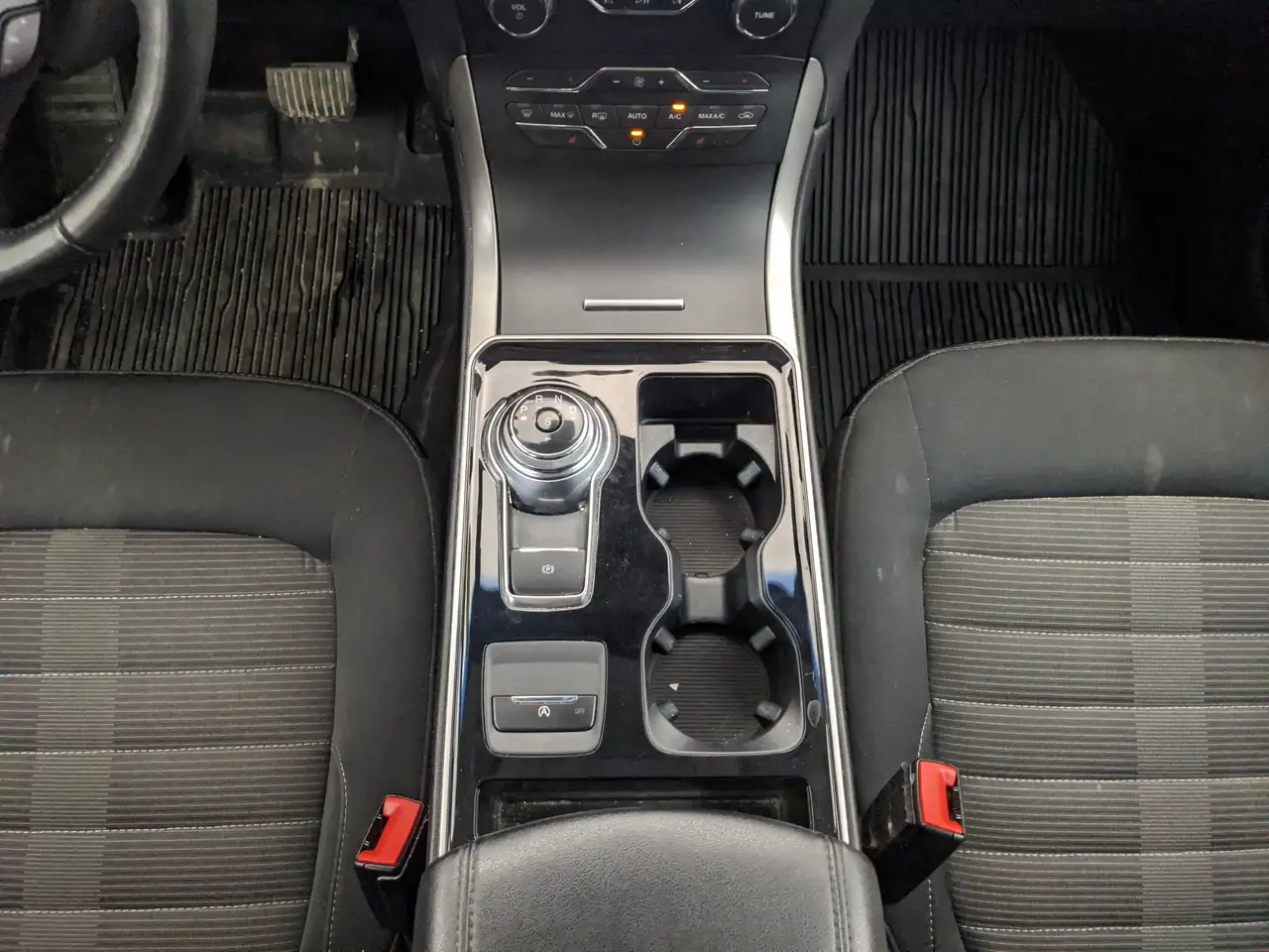 Ford Edge снимка Ford Edge