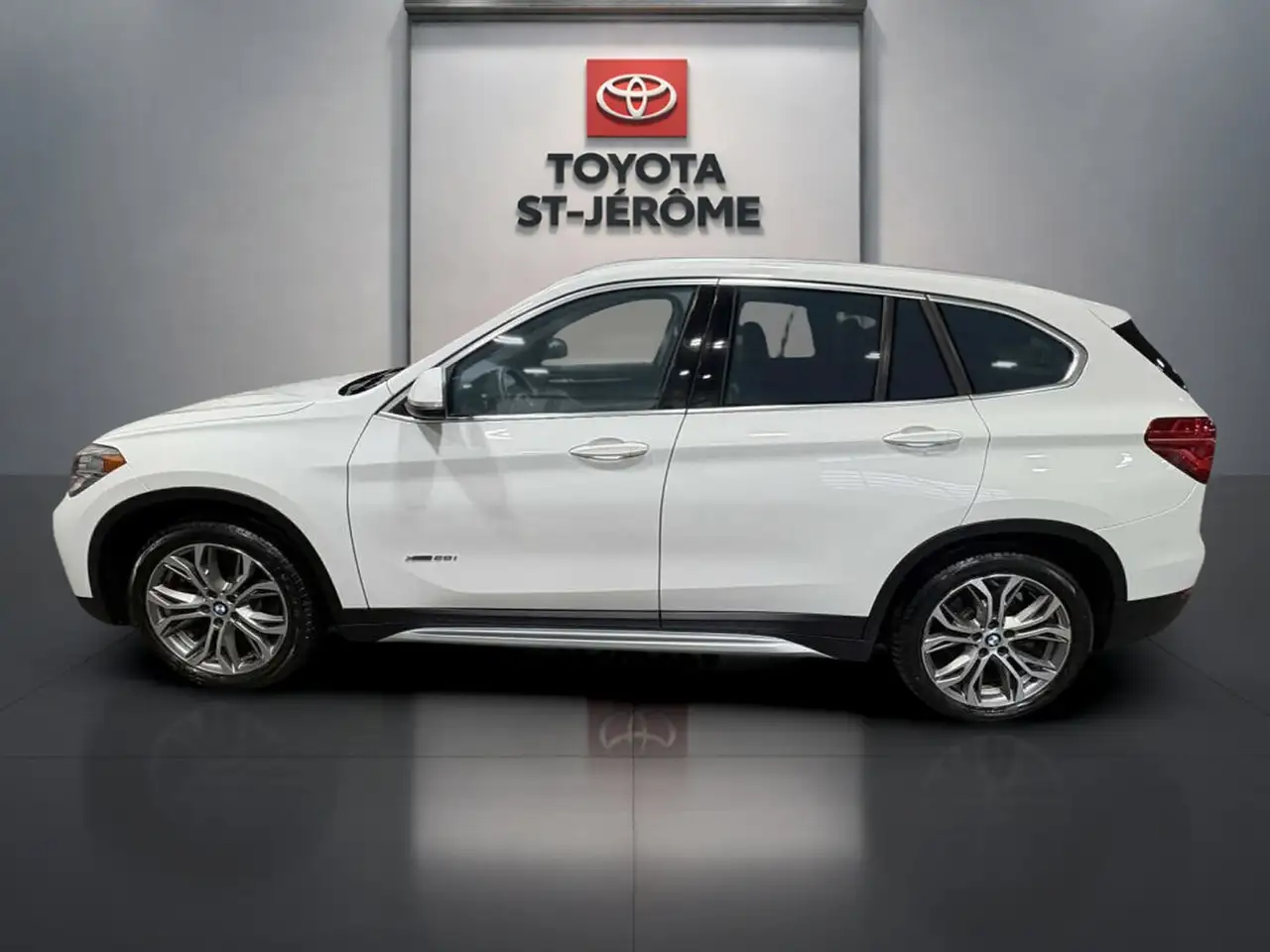 BMW X1 photo BMW X1