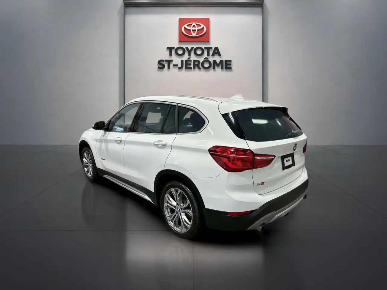 BMW X1 photo BMW X1
