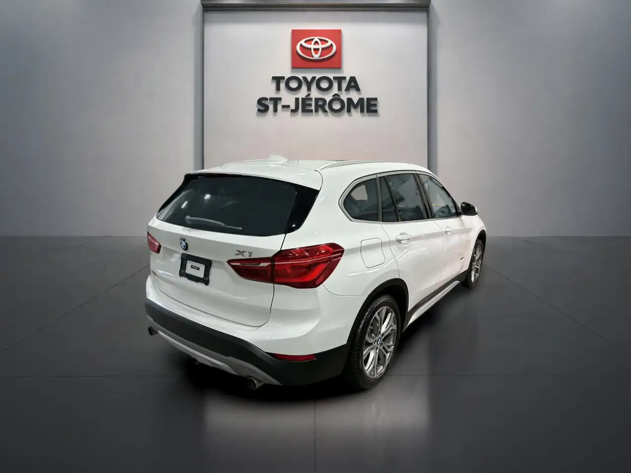 BMW X1 photo BMW X1