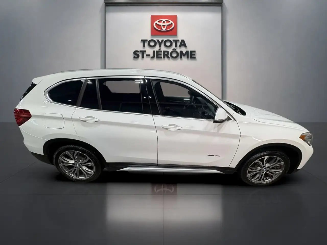 BMW X1 photo BMW X1