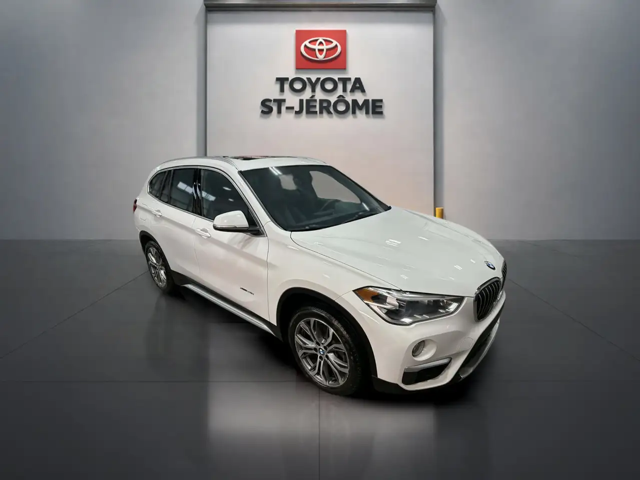 BMW X1 photo BMW X1