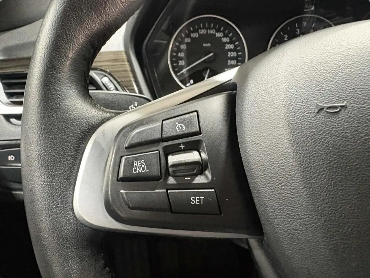 BMW X1 photo BMW X1