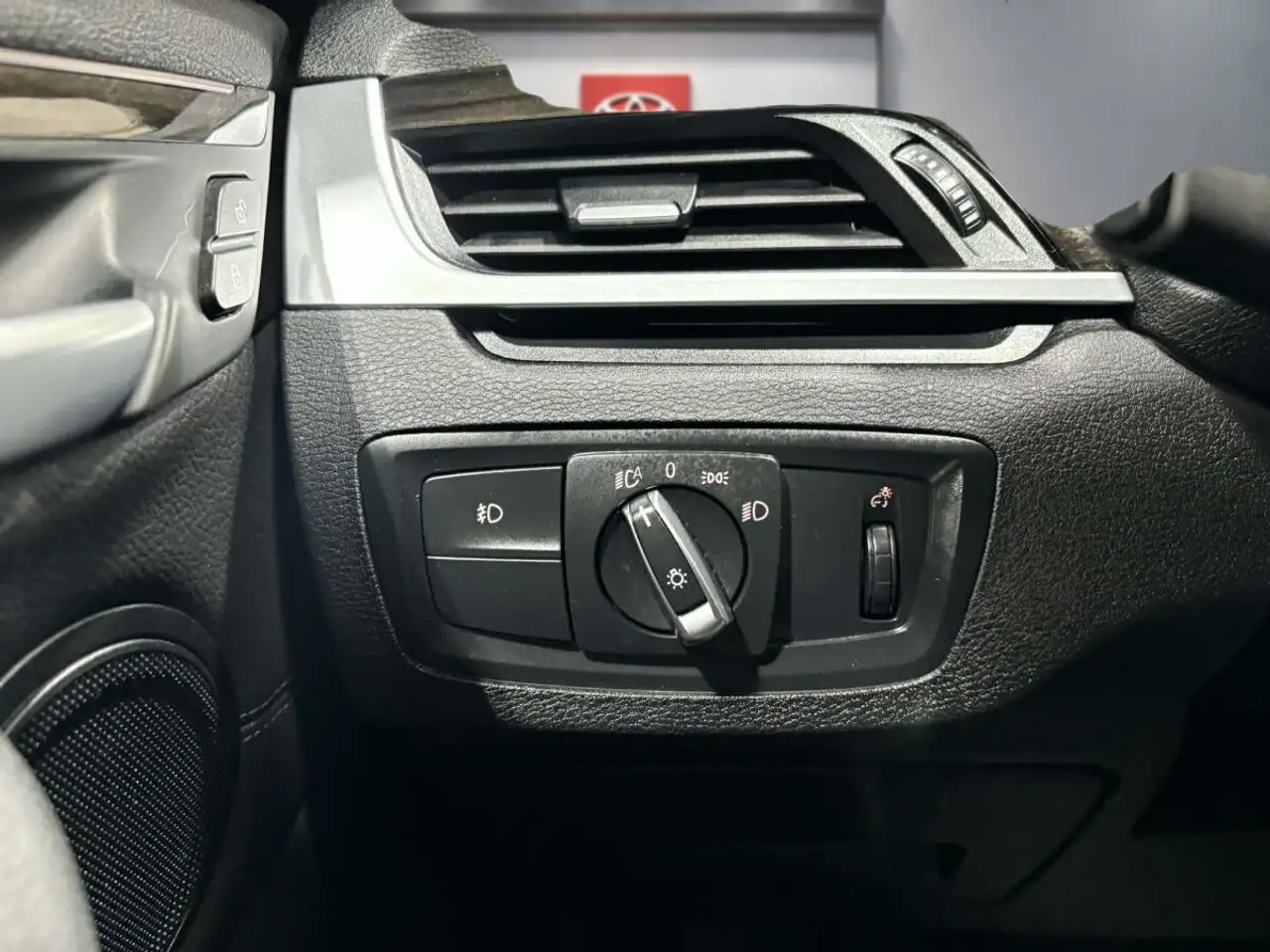 BMW X1 photo BMW X1