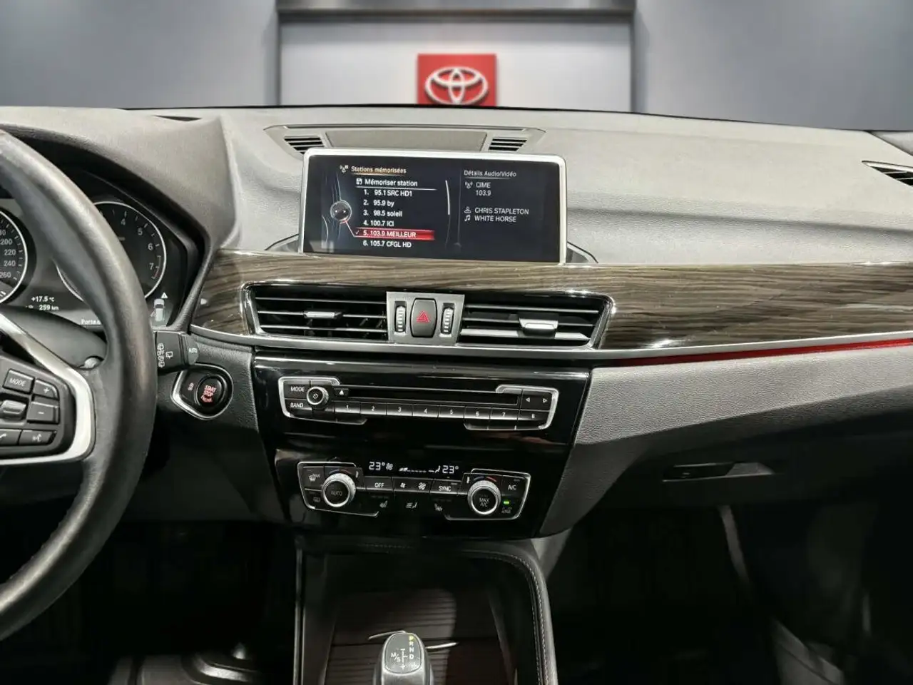 BMW X1 photo BMW X1
