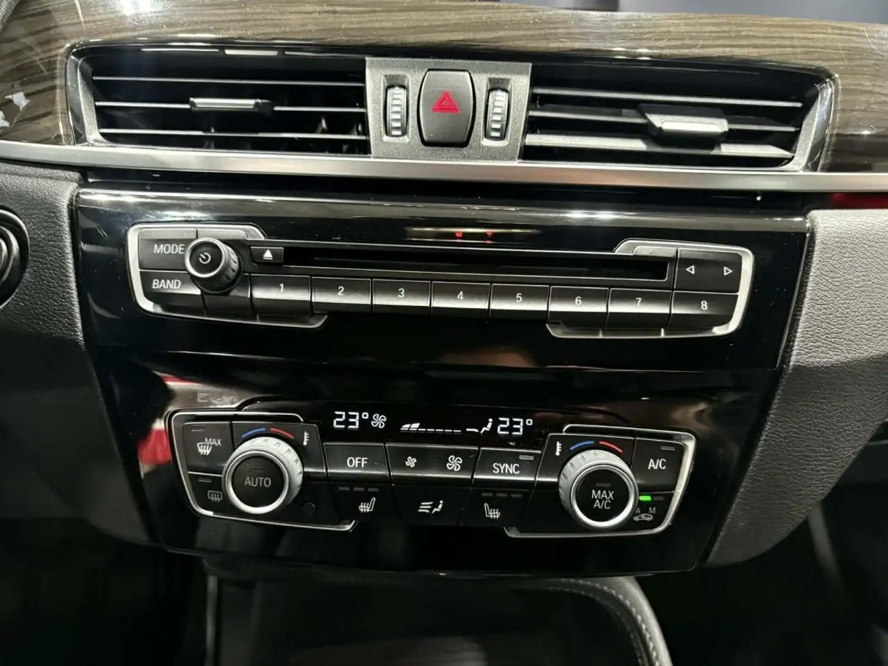 BMW X1 photo BMW X1