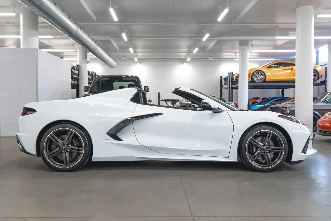 Chevrolet Corvette снимка Chevrolet Corvette
