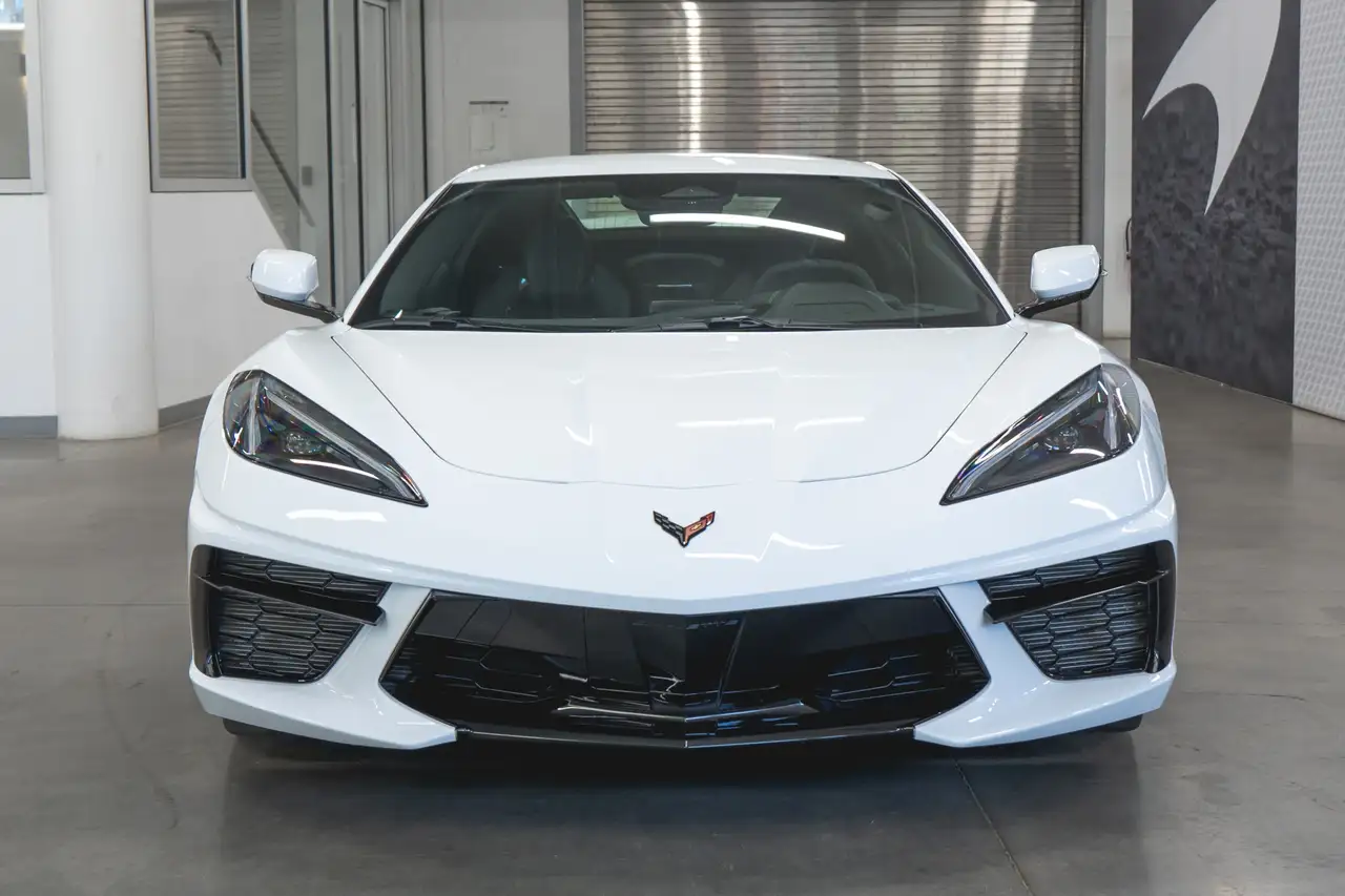 Chevrolet Corvette снимка Chevrolet Corvette