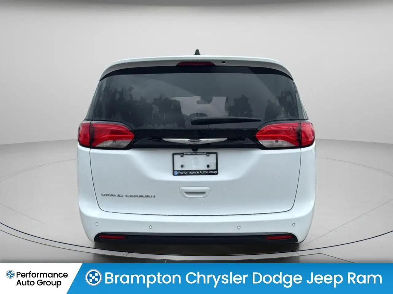 Chrysler Grand Caravan снимка Chrysler Grand Caravan
