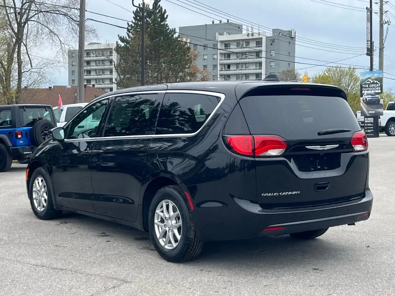 Chrysler Grand Caravan снимка Chrysler Grand Caravan