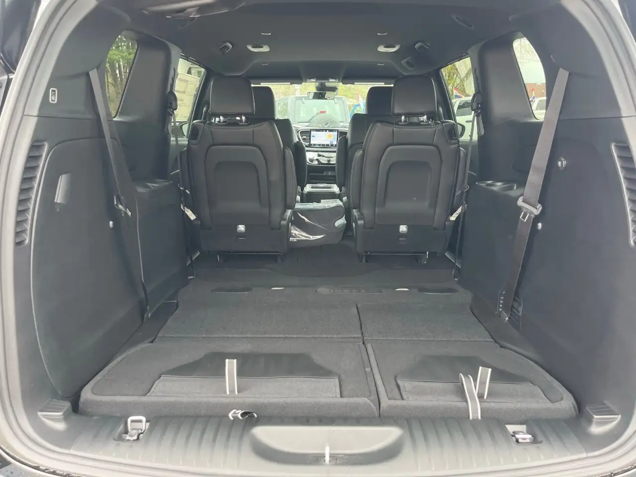 Chrysler Grand Caravan снимка Chrysler Grand Caravan