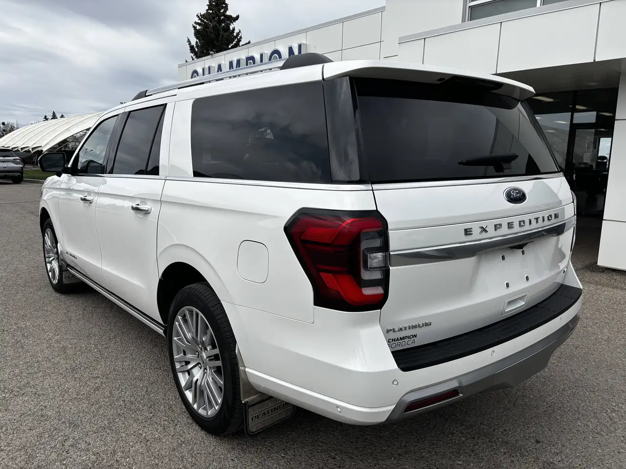 Ford Expedition снимка Ford Expedition