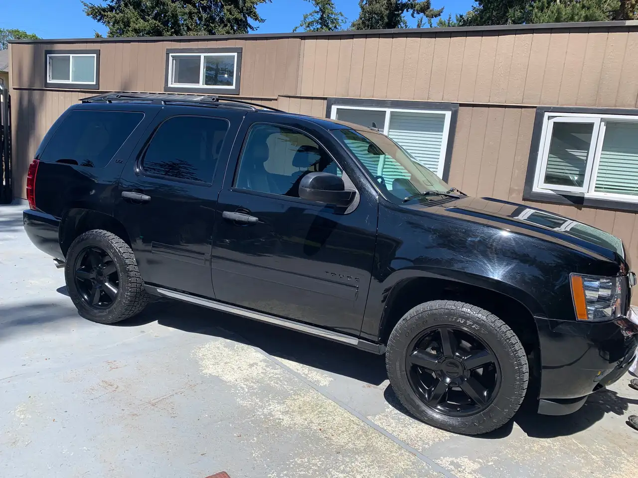 Chevrolet Tahoe снимка Chevrolet Tahoe