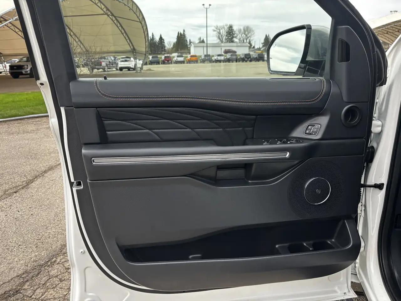 Ford Expedition снимка Ford Expedition