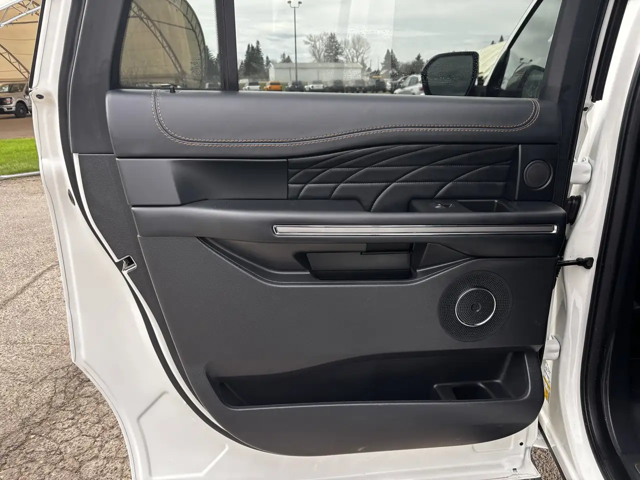Ford Expedition снимка Ford Expedition