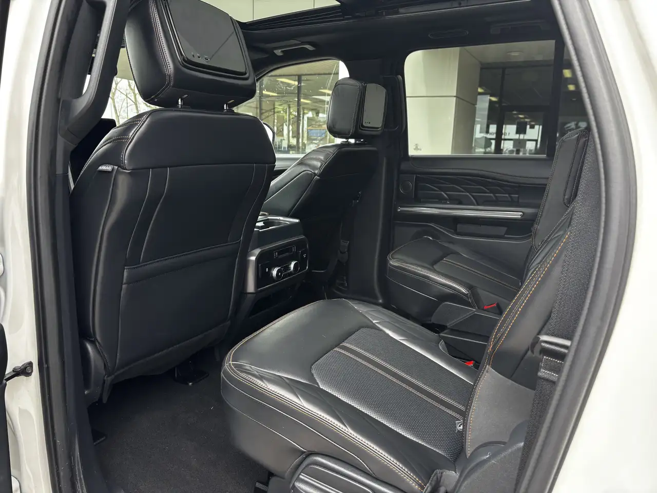 Ford Expedition снимка Ford Expedition