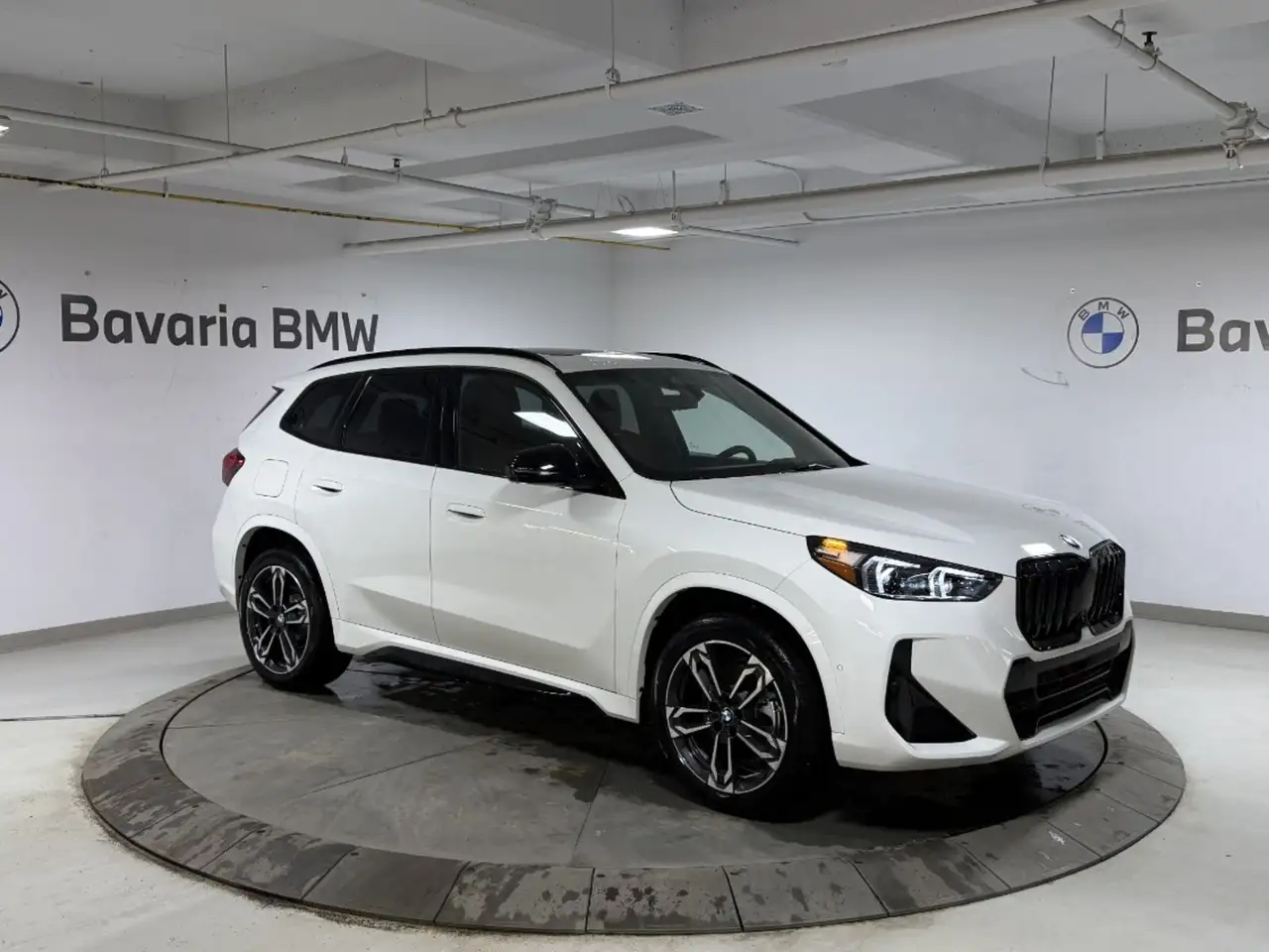 BMW X1 снимка BMW X1