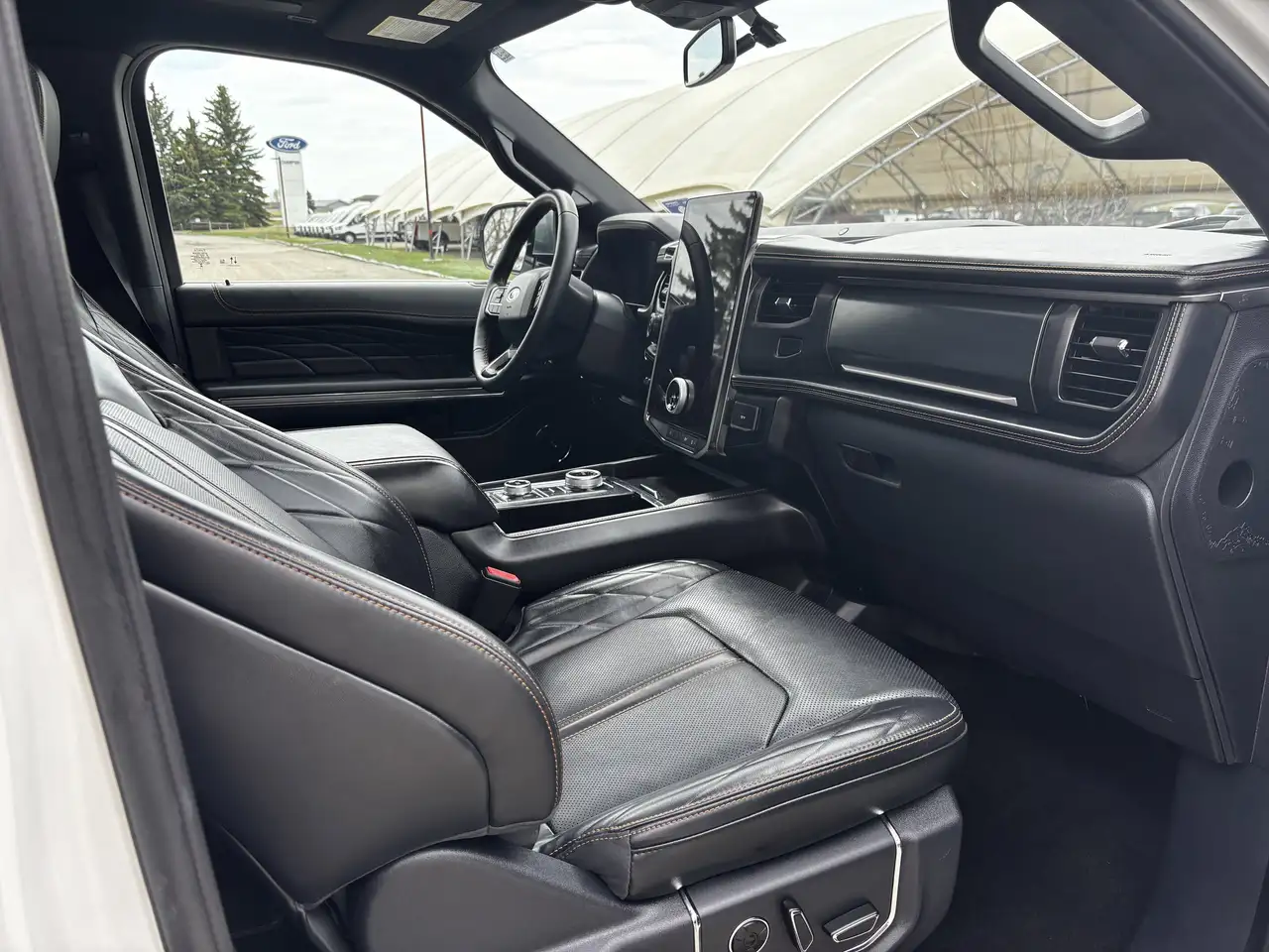 Ford Expedition снимка Ford Expedition