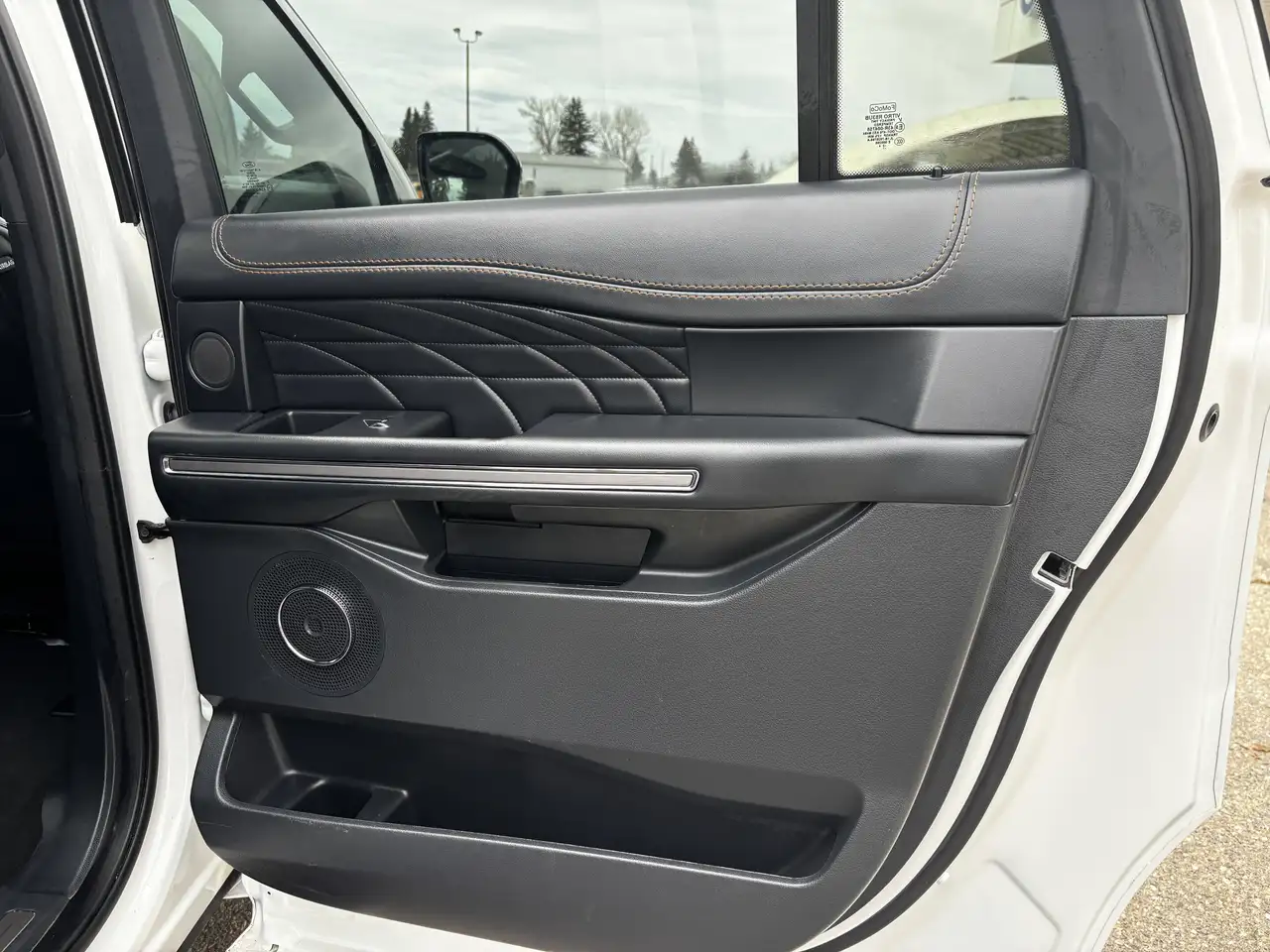 Ford Expedition снимка Ford Expedition