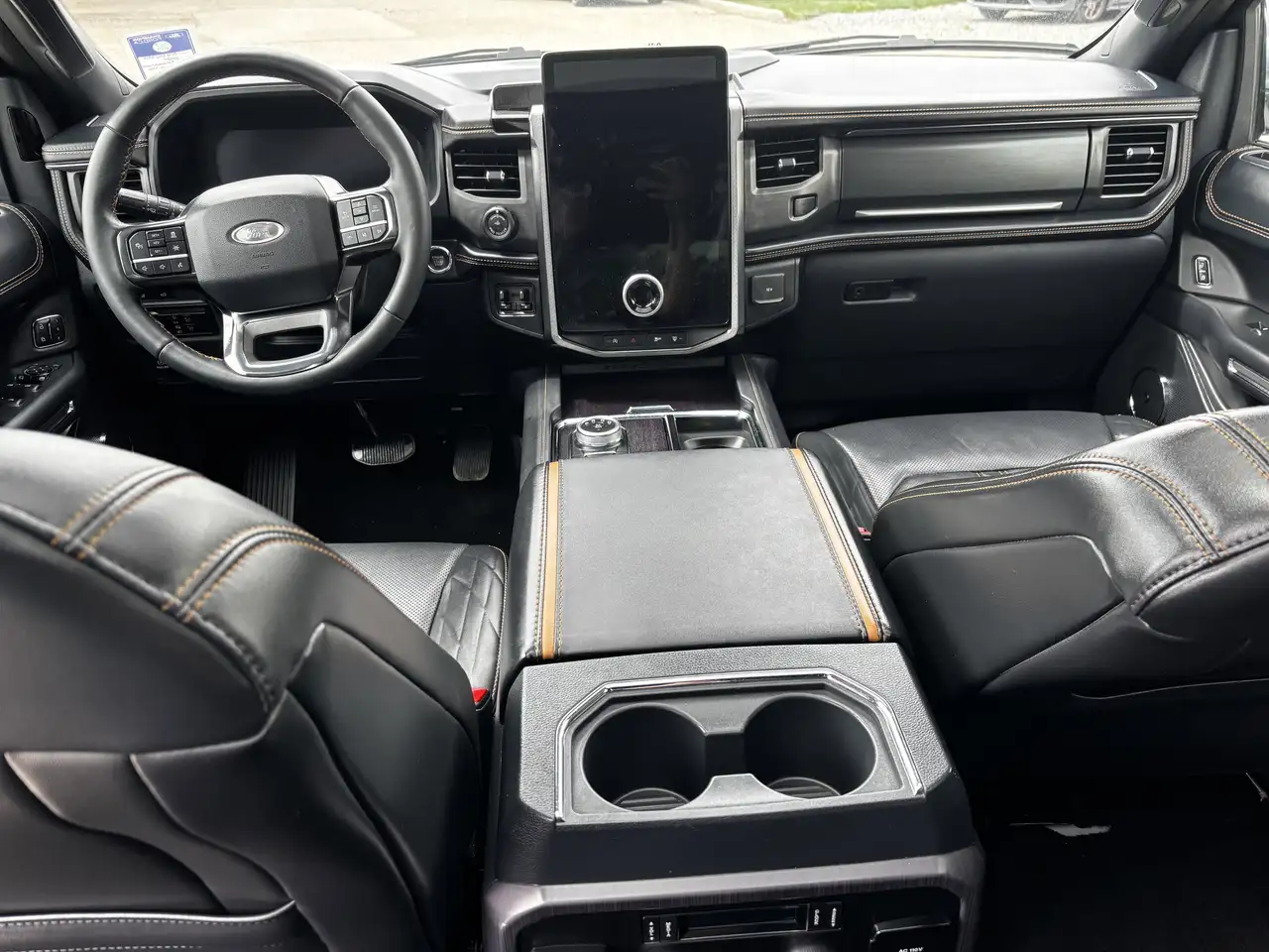 Ford Expedition снимка Ford Expedition