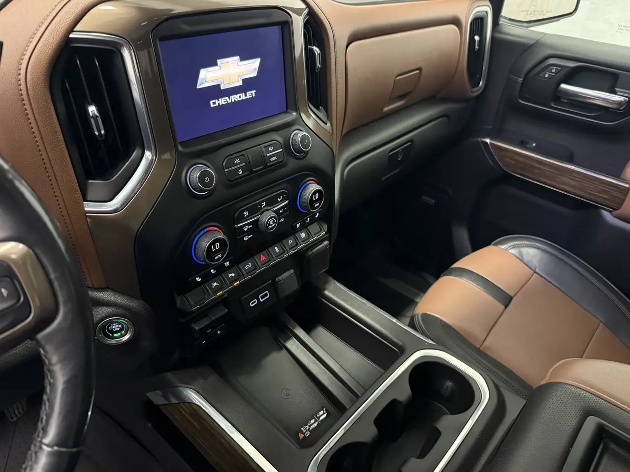 Chevrolet Silverado 1500 снимка Chevrolet Silverado 1500
