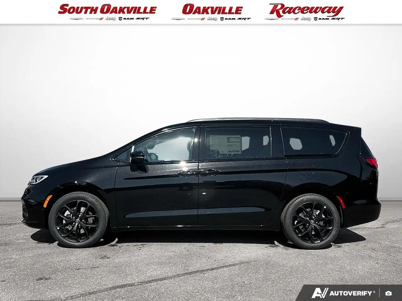 Chrysler Pacifica photo Chrysler Pacifica