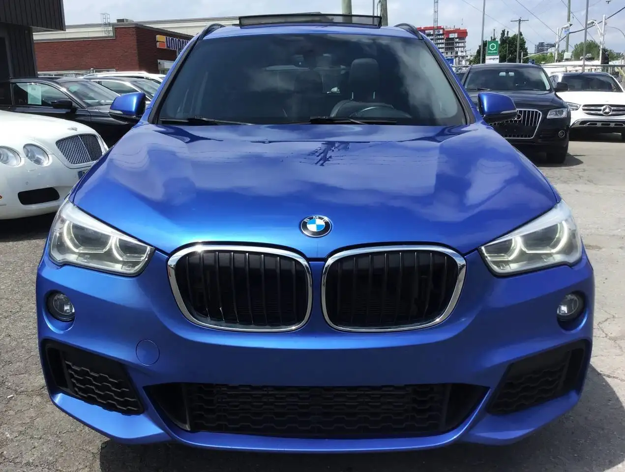 BMW X1 photo BMW X1