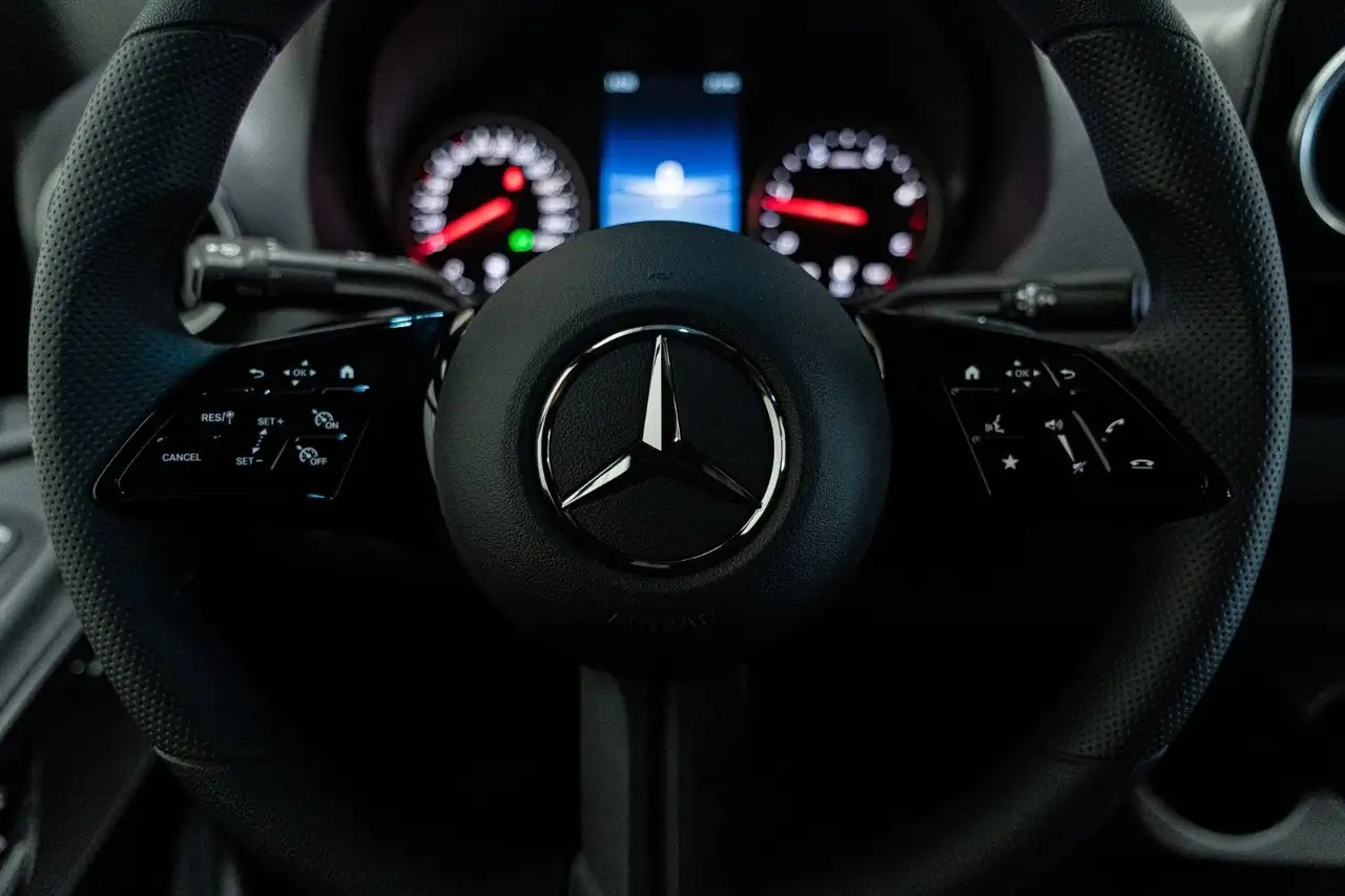 Mercedes-Benz Sprinter снимка Mercedes-Benz Sprinter