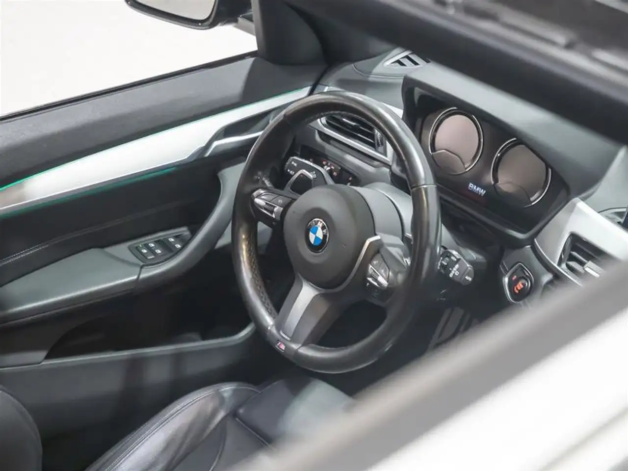 BMW X1 photo BMW X1