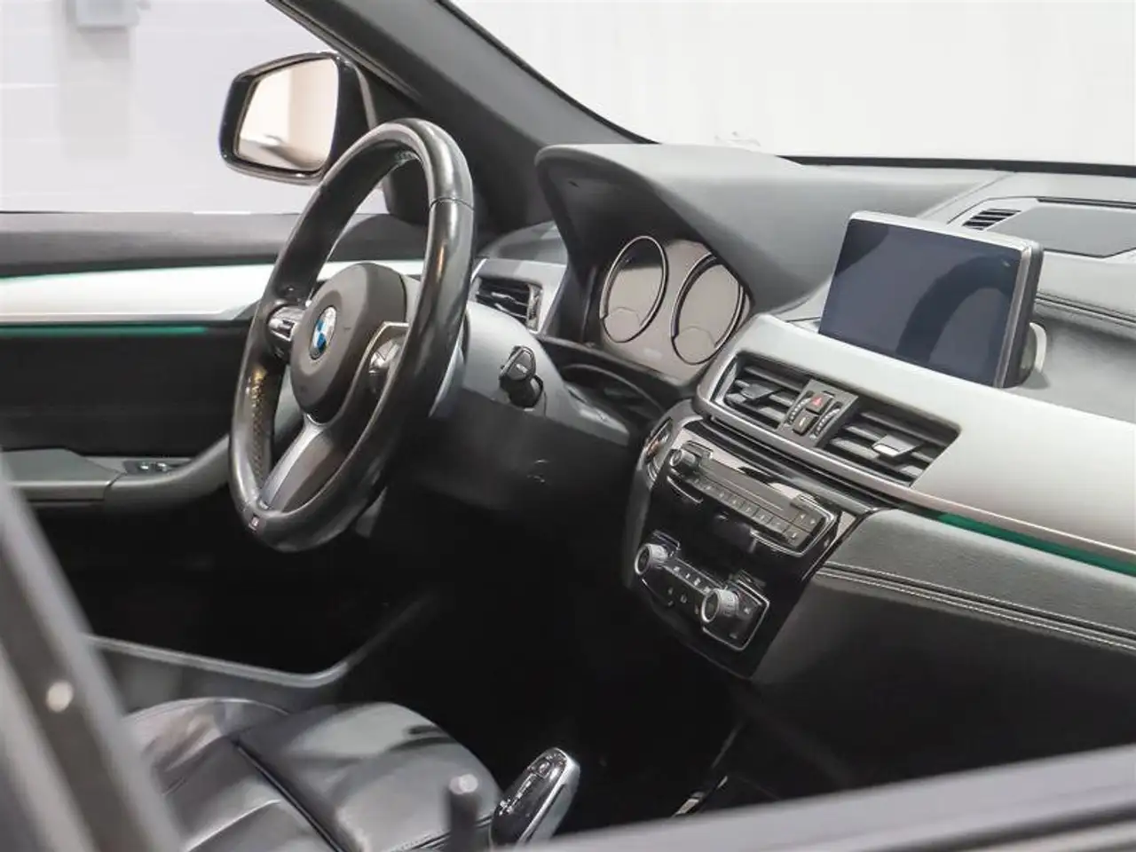 BMW X1 photo BMW X1