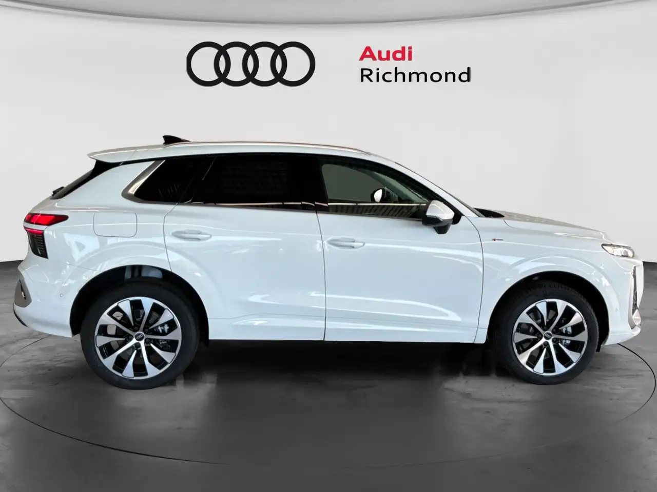 Audi Q3 снимка Audi Q3