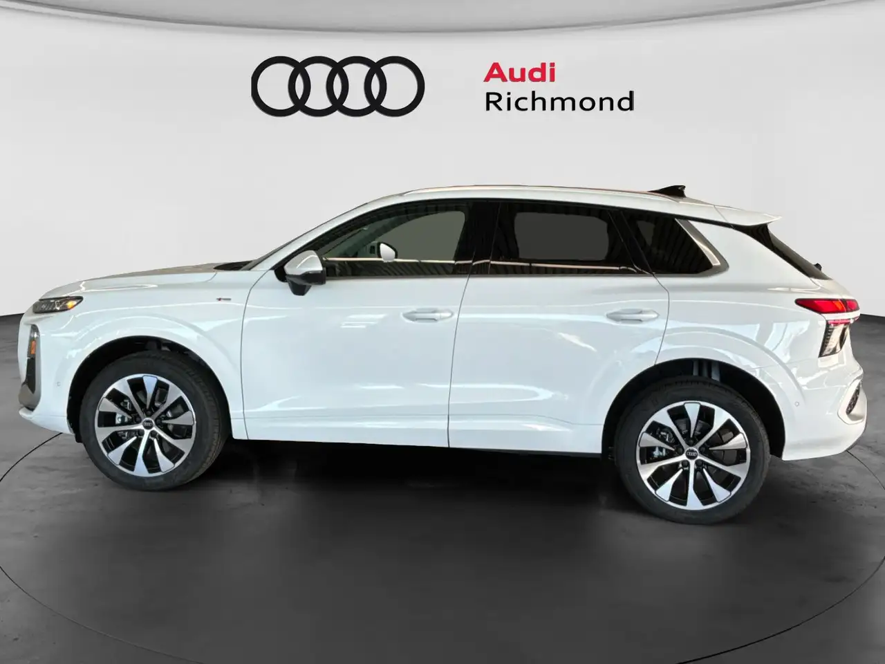 Audi Q3 снимка Audi Q3