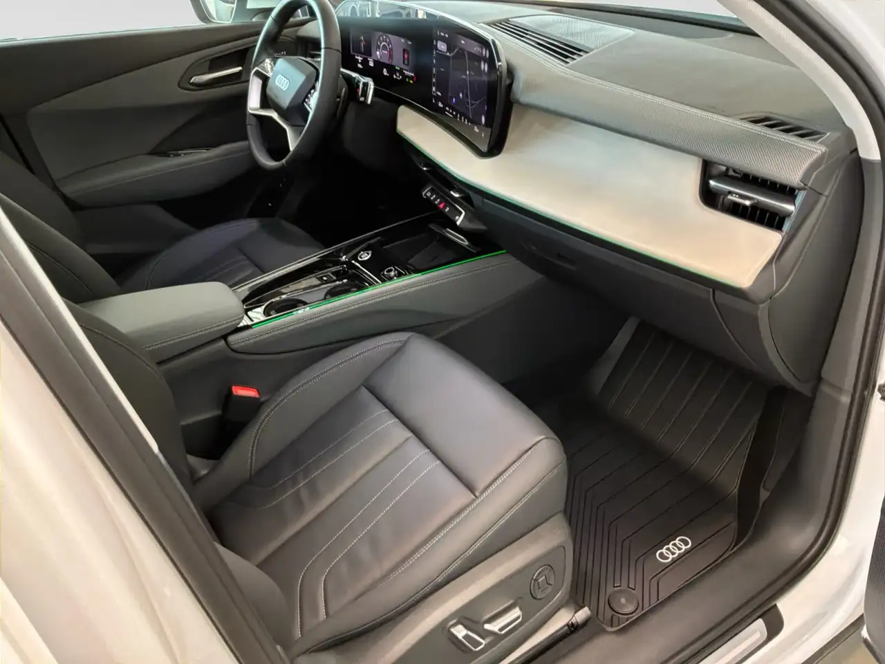 Audi Q3 снимка Audi Q3