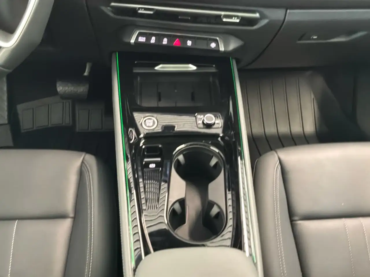 Audi Q3 снимка Audi Q3