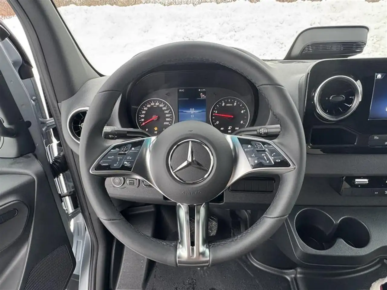 Mercedes-Benz Sprinter снимка Mercedes-Benz Sprinter