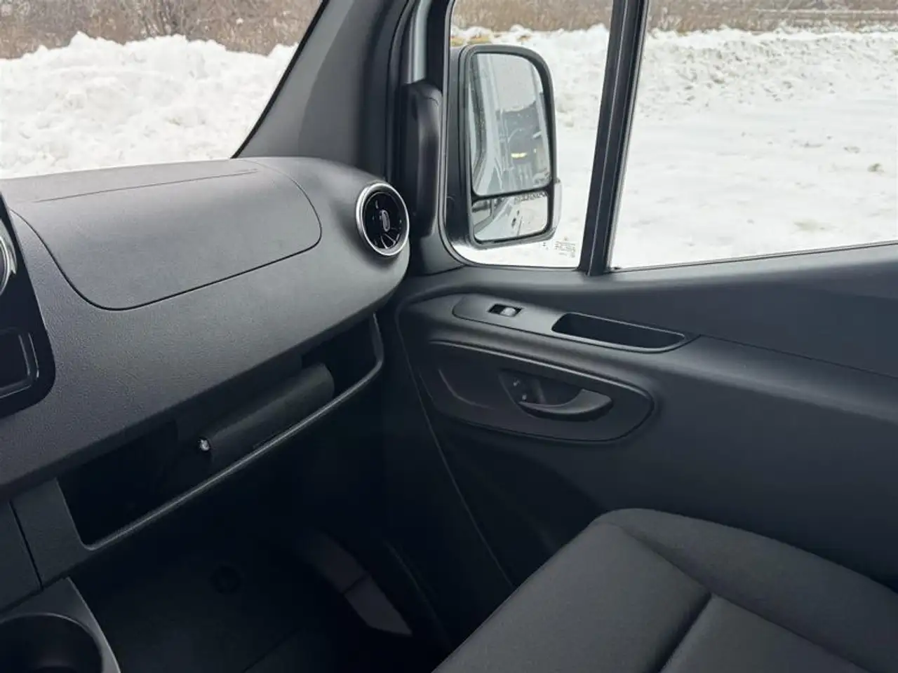Mercedes-Benz Sprinter снимка Mercedes-Benz Sprinter