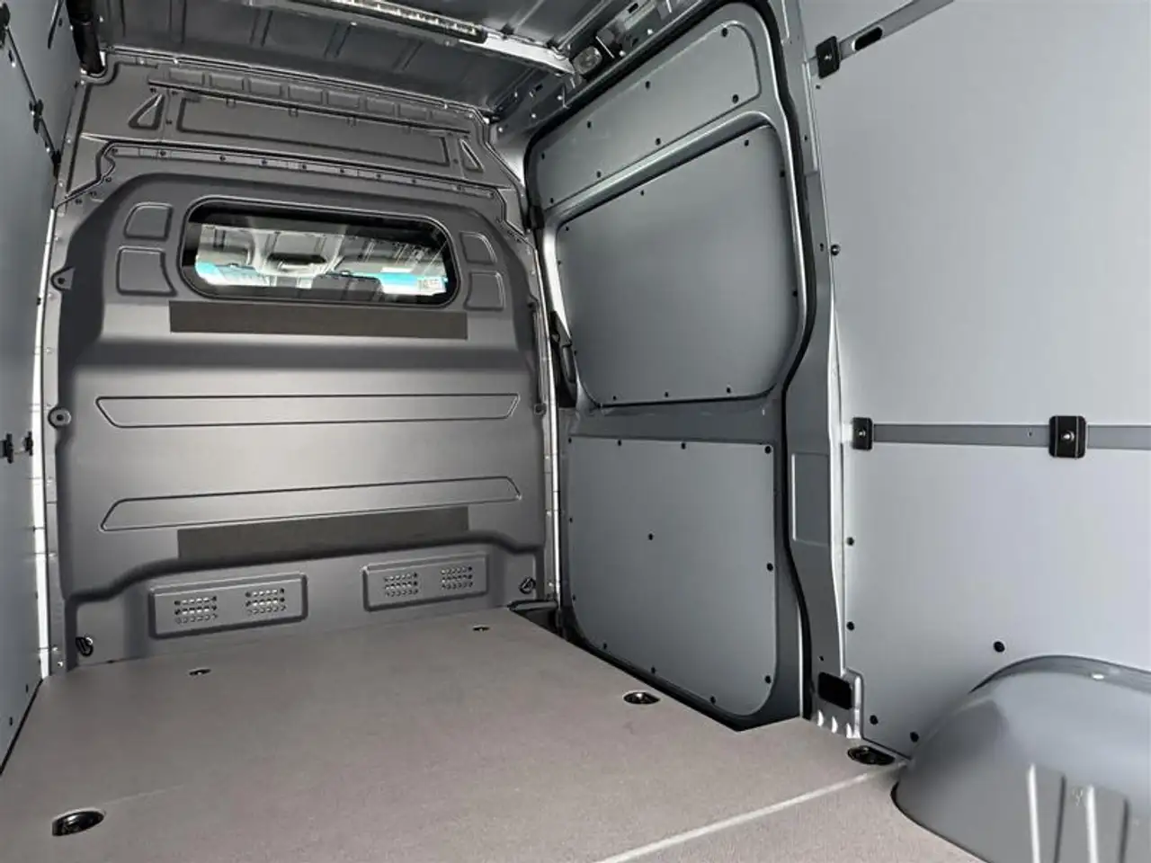 Mercedes-Benz Sprinter снимка Mercedes-Benz Sprinter